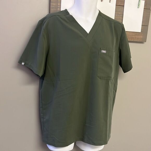 FIGS Technical Collection Olive Short Sleeve V-Neck Medical Scrub Shirt- Large - Picture 3 of 14